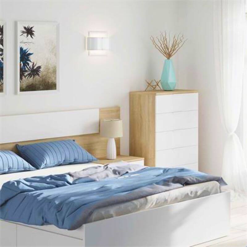 Cajonera MDF 5 cajones blanca y roble integrada en dormitorio moderno con luz natural