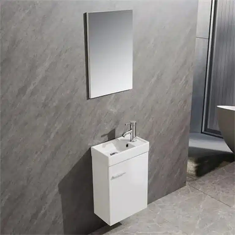 Conjunto de mueble de baño blanco suspendido Buganville instalado en baño moderno
