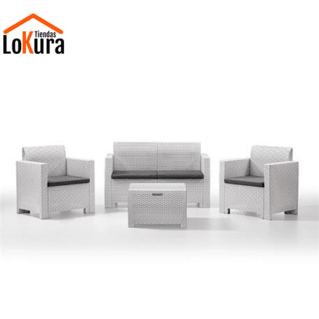 Set de living exterior de color blanco formado por tres sillones y una mesa auxiliar