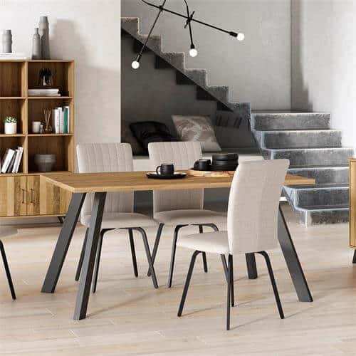 Comedor rectangular de madera Texas en un comedor moderno con decoración minimalista, ideal para reuniones familiares