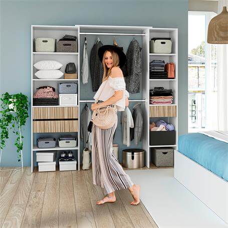 vestidor blanco y madera