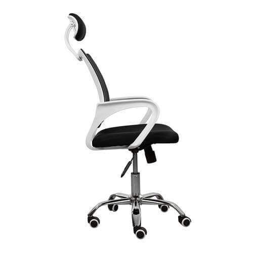 Perfil lateral de la silla de oficina Poznan con respaldo de malla y apoyabrazos ergonómicos