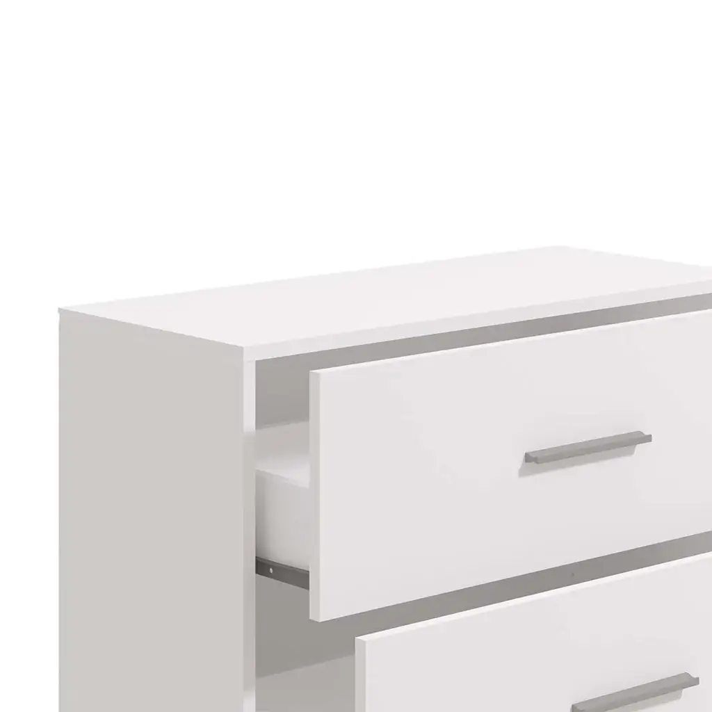 Detalle de cómoda barata con cajones Garona en blanco, con cajón abierto y tirador gris moderno.
