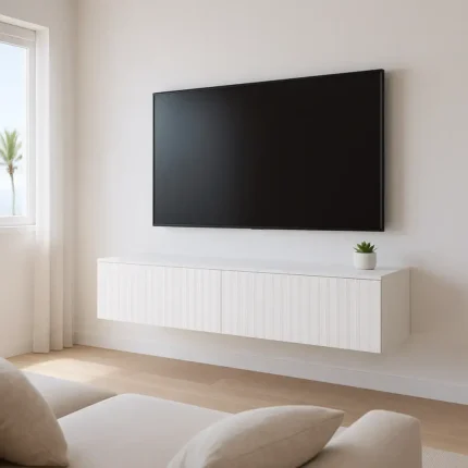 Mueble TV suspendido madera blanco Antibes en salón moderno con luz natural en Canarias
