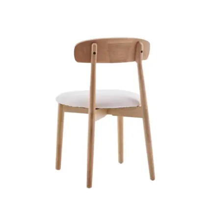 Silla de madera y tela Carles color crudo vista trasera – respaldo curvo y diseño natural para comedor en Canarias