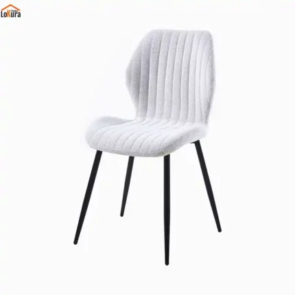 Silla tapizada moderna de estilo contemporáneo con patas de metal negras para comedor u oficina