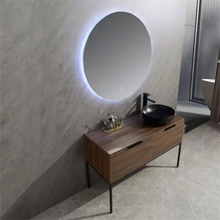 Mueble de baño industrial wengué 120 cm con patas negras, espejo LED y lavabo redondo en vista