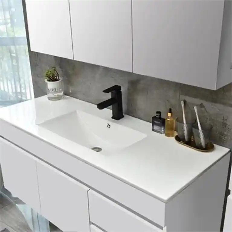 Detalle de cajones y cierre progresivo en mueble baño suspendido 120 cm