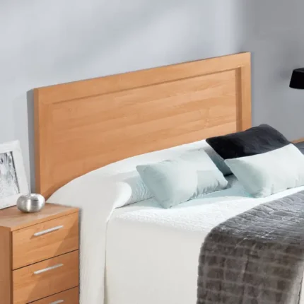 cabecero cerezo 155 cm instalado en dormitorio para cama de 150 cm