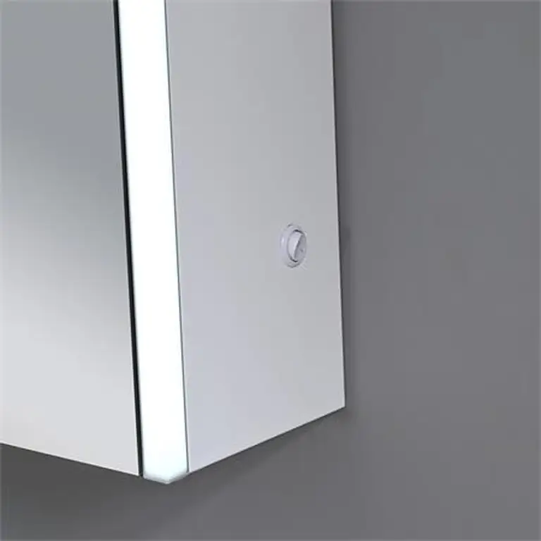 Columna auxiliar de baño blanca 140 cm Serie Alma Benotti con estantes interiores