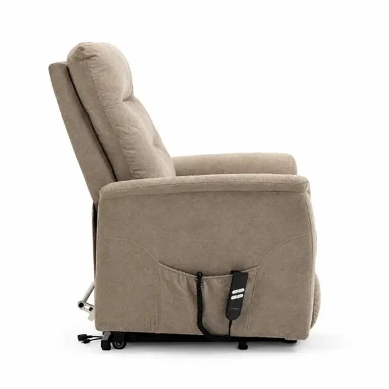 Vista lateral del sillón relax Argos visón con bolsillo para mando