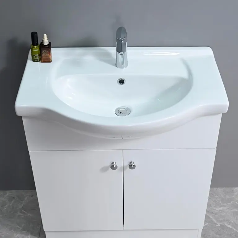 Detalle del frente blanco del mueble Aroa