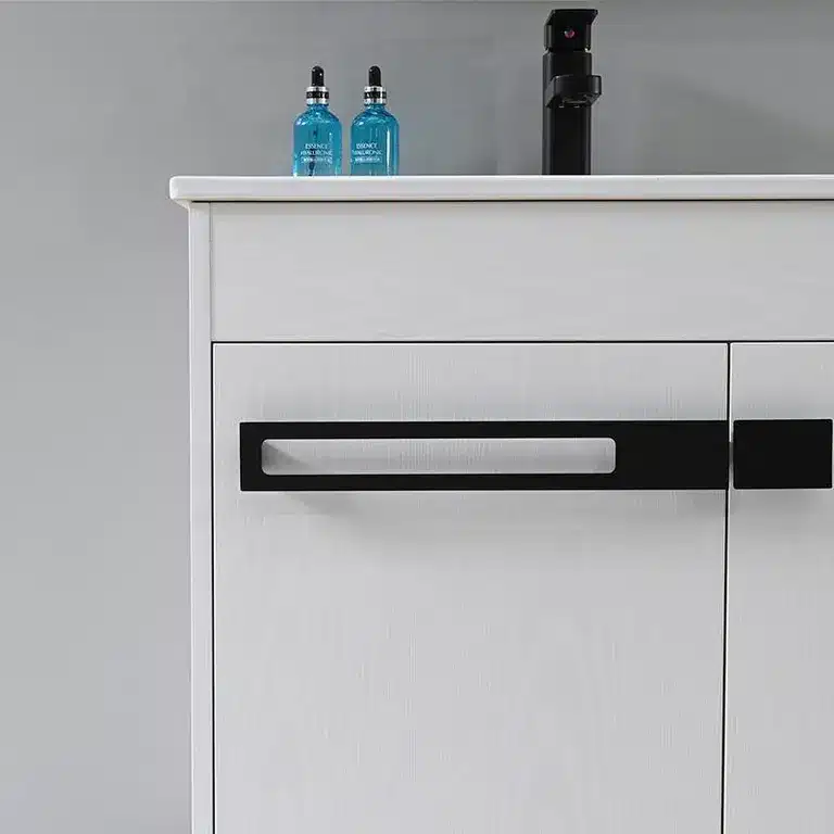 Detalle del mueble Pegaso blanco y su zona de lavabo