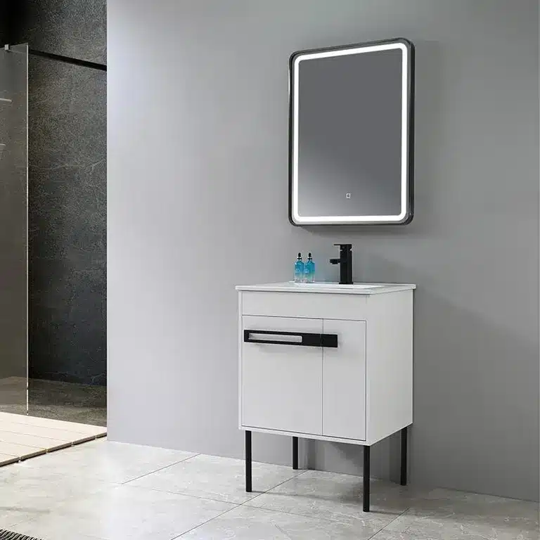Vista frontal del mueble de baño Pegaso blanco de dos puertas